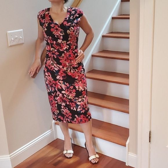 Maggy London Dresses & Skirts - Maggy London Red Black Teal Gold Floral Prnt Dress